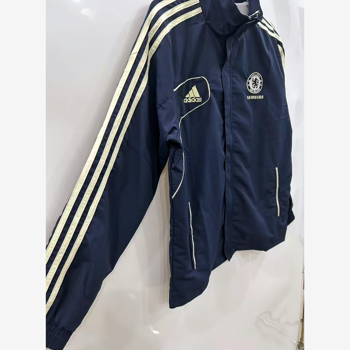 Windbreaker 12/13